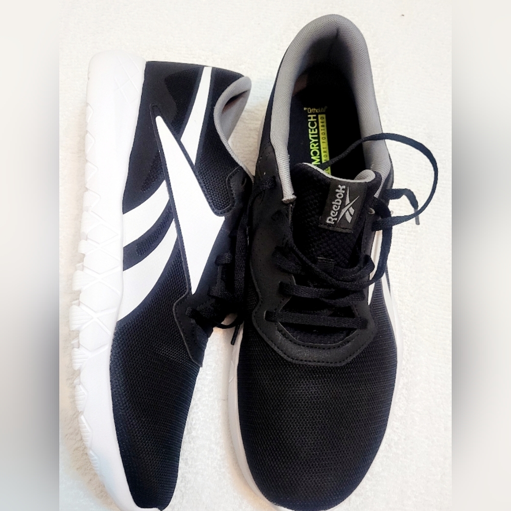 Reebok sneakers for men size 13 color black